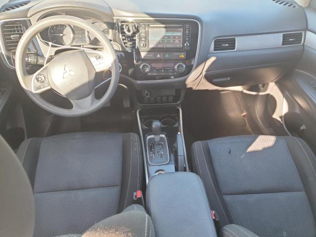 JA4AZ3A38JZ040077 - 2018 MITSUBISHI OUTLANDER SE SILVER photo 8