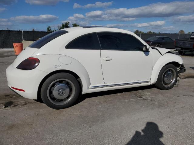 3VWJX7ATXDM603930 - 2013 VOLKSWAGEN BEETLE WHITE photo 3