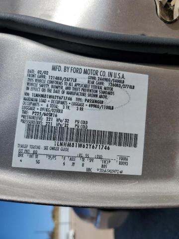 1LNHM81W62Y671746 - 2002 LINCOLN TOWN CAR EXECUTIVE ذهبي صورة 12