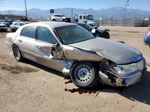 1LNHM81W62Y671746 - 2002 LINCOLN TOWN CAR EXECUTIVE ذهبي صورة 4