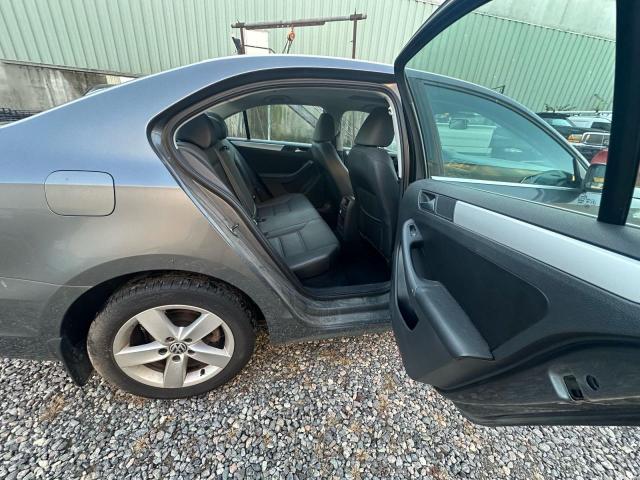 3VWLL7AJ6CM428576 - 2012 VOLKSWAGEN JETTA TDI GRAY photo 6