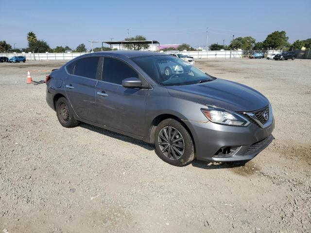 3N1AB7AP7JY268945 - 2018 NISSAN SENTRA S 灰色 照片 4
