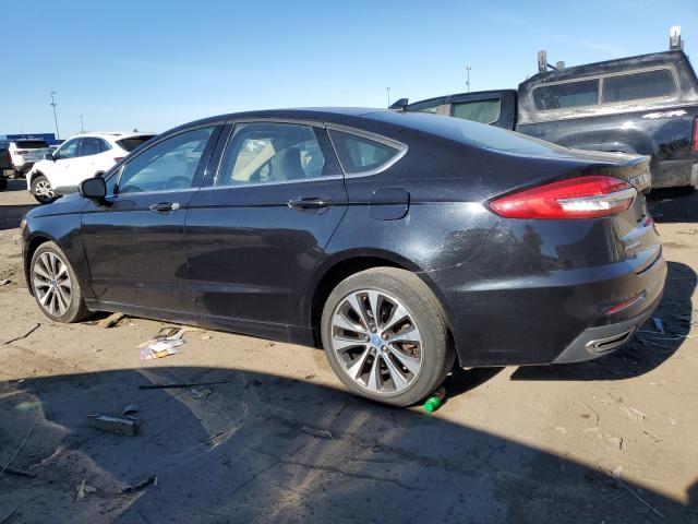 3FA6P0T9XKR147855 - 2019 FORD FUSION SE BLACK photo 2
