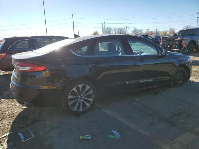 3FA6P0T9XKR147855 - 2019 FORD FUSION SE BLACK photo 3