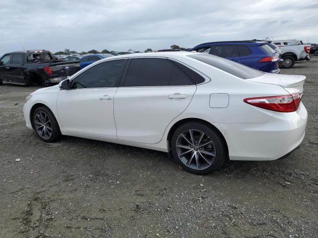 4T1BF1FK2FU931005 - 2015 TOYOTA CAMRY LE WHITE photo 2