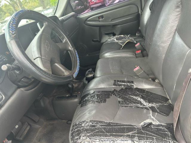 1GCHK23UX6F266624 - 2006 CHEVROLET SILVERADO K2500 HEAVY DUTY WHITE photo 13