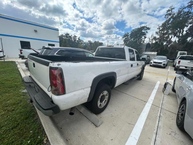 1GCHK23UX6F266624 - 2006 CHEVROLET SILVERADO K2500 HEAVY DUTY WHITE photo 4