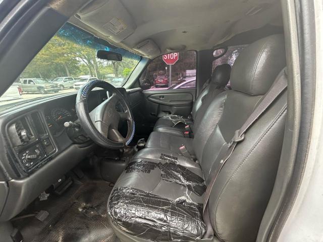 1GCHK23UX6F266624 - 2006 CHEVROLET SILVERADO K2500 HEAVY DUTY WHITE photo 5