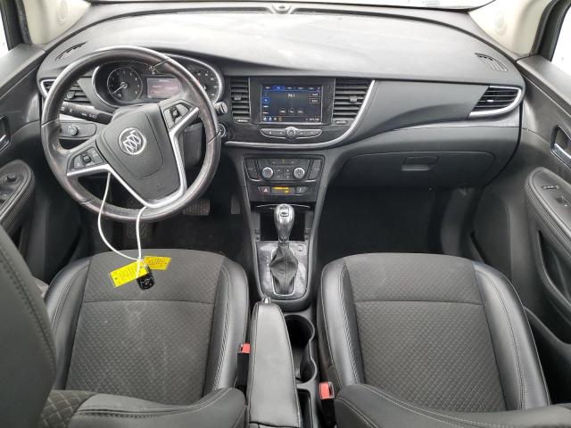 KL4CJESM2NB567971 - 2022 BUICK ENCORE PREFERRED Weiß Foto 8