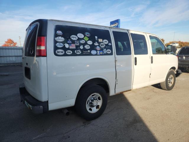 1GAHG35K881129306 - 2008 CHEVROLET EXPRESS G3 WHITE photo 3