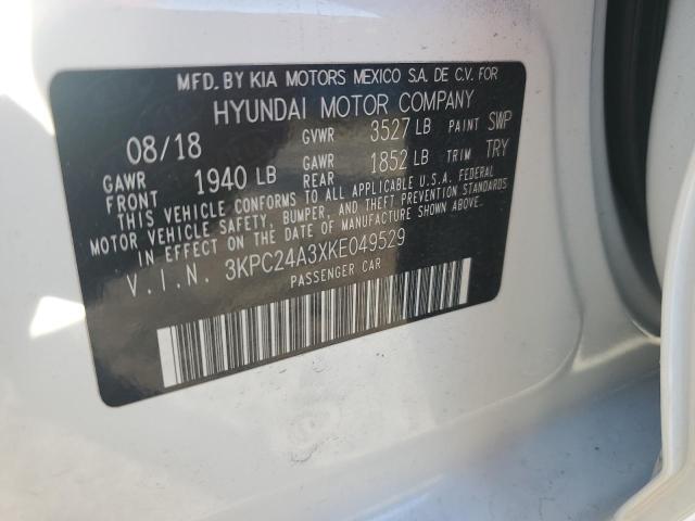 3KPC24A3XKE049529 - 2019 HYUNDAI ACCENT SE Weiß Foto 12
