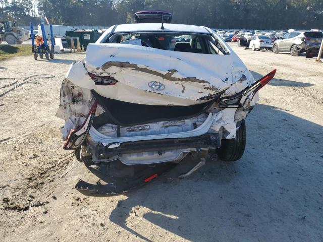 3KPC24A3XKE049529 - 2019 HYUNDAI ACCENT SE Weiß Foto 6