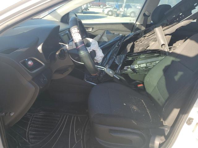 3KPC24A3XKE049529 - 2019 HYUNDAI ACCENT SE Weiß Foto 7