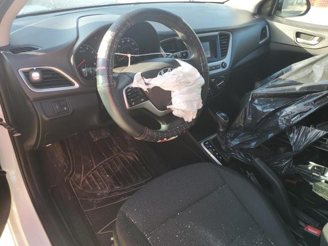 3KPC24A3XKE049529 - 2019 HYUNDAI ACCENT SE Weiß Foto 8