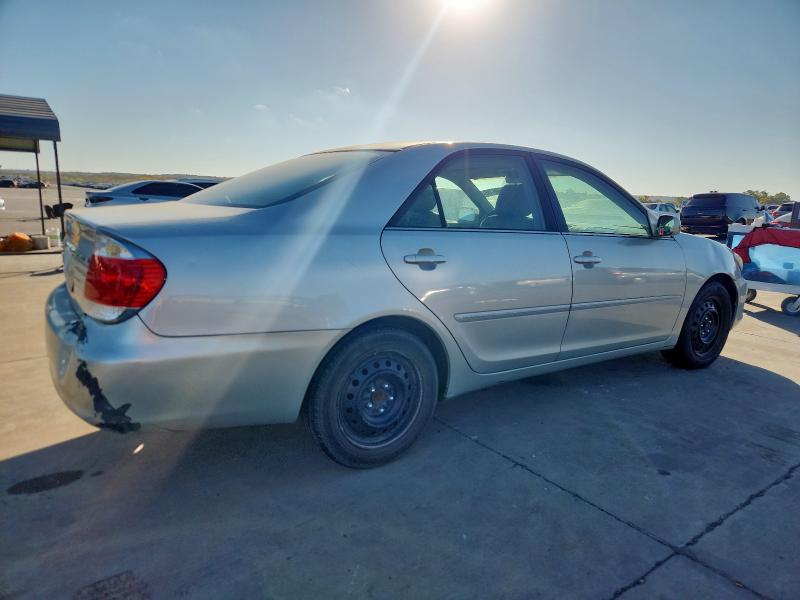 4T1BE32K65U975141 - 2005 TOYOTA CAMRY LE SILVER photo 3