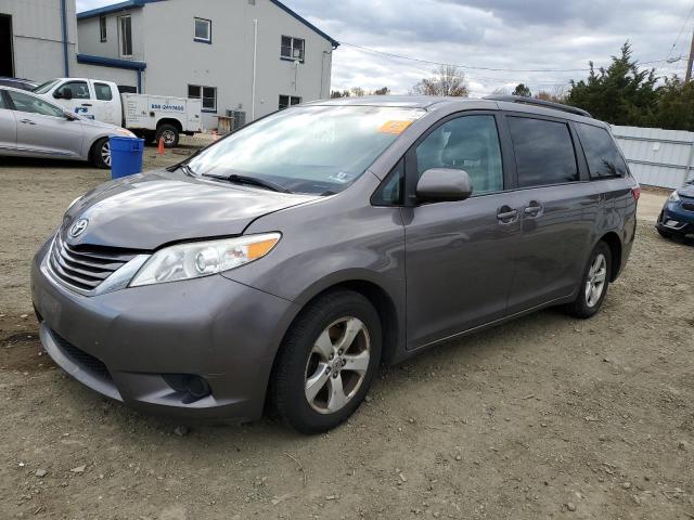 2017 TOYOTA SIENNA LE, 