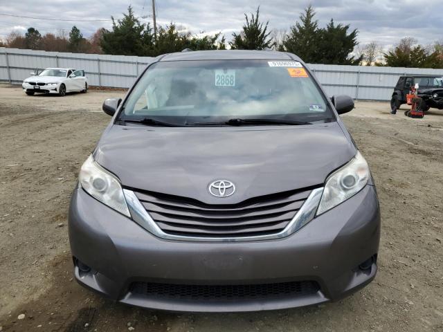 5TDKZ3DC8HS834420 - 2017 TOYOTA SIENNA LE Boz foto 5