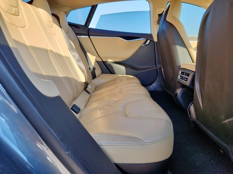 5YJSA1CN8DFP27395 - 2013 TESLA MODEL S ნაცრისფერი ფოტო 11