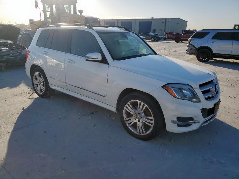WDCGG8JB7DG077092 - 2013 MERCEDES-BENZ GLK 350 4MATIC WHITE photo 4