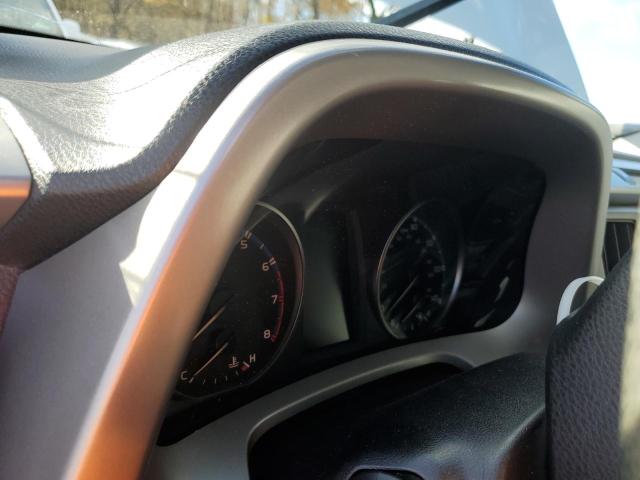 2T3BFREV0HW680859 - 2017 TOYOTA RAV4 LE 银色 照片 9