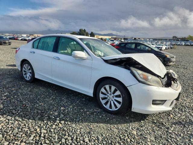 1HGCR2F8XFA106116 - 2015 HONDA ACCORD EXL WHITE photo 4