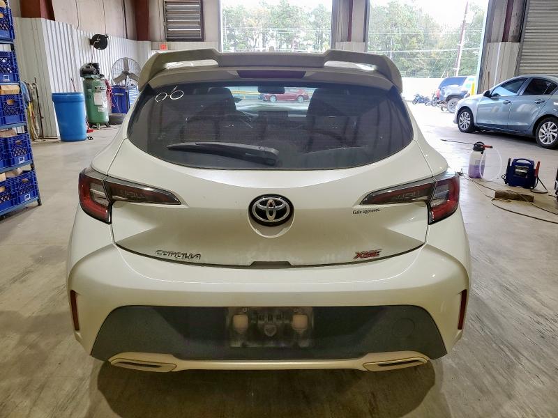 JTNK4RBE1K3030633 - 2019 TOYOTA COROLLA SE Blanc photo 6