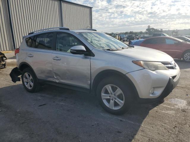 2T3WFREV5EW111499 - 2014 TOYOTA RAV4 XLE SILVER photo 4