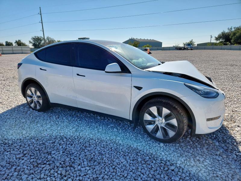 7SAYGDEEXPA062592 - 2023 TESLA MODEL Y WHITE photo 4