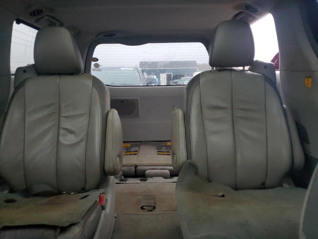 5TDDK3DC1DS069185 - 2013 TOYOTA SIENNA XLE Сірий фото 10