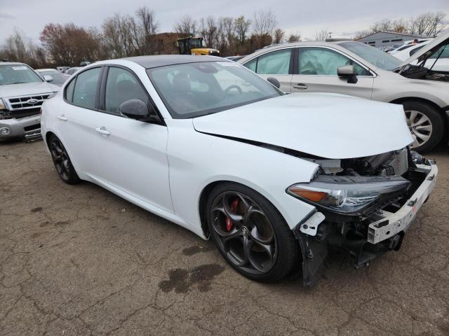 ZARFANBN1M7643814 - 2021 ALFA ROMEO GIULIA TI Biały zdjęcie 4
