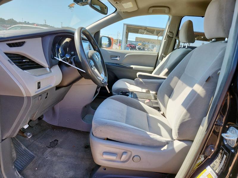 5TDKZ3DC5JS903098 - 2018 TOYOTA SIENNA LE 黑色 照片 7