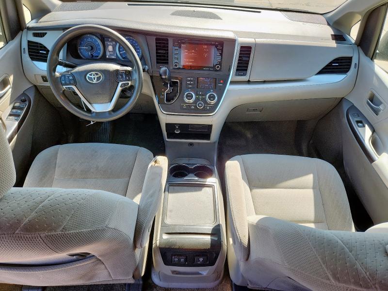 5TDKZ3DC5JS903098 - 2018 TOYOTA SIENNA LE 黑色 照片 8