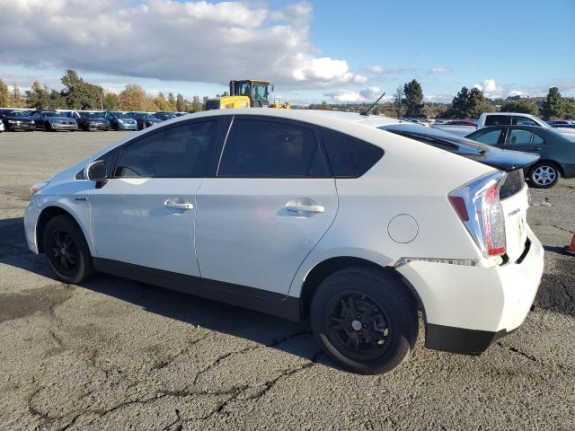 JTDKN3DU8F0462582 - 2015 TOYOTA PRIUS WHITE photo 2