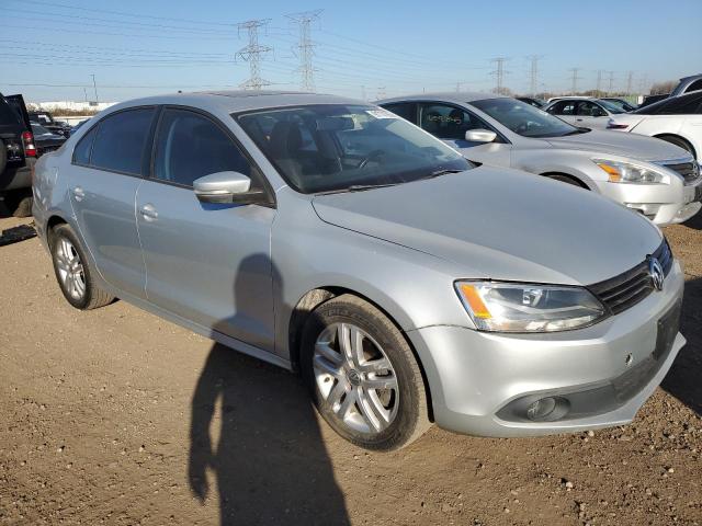 3VWLL7AJXCM325256 - 2012 VOLKSWAGEN JETTA TDI SILVER photo 4