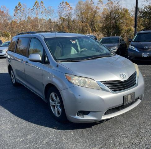 2013 TOYOTA SIENNA LE, 