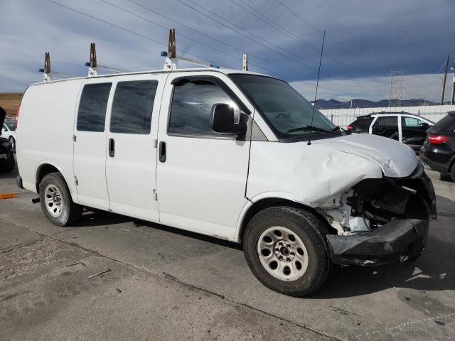 1GCSHAF40D1141555 - 2013 CHEVROLET EXPRESS G1 WHITE photo 4