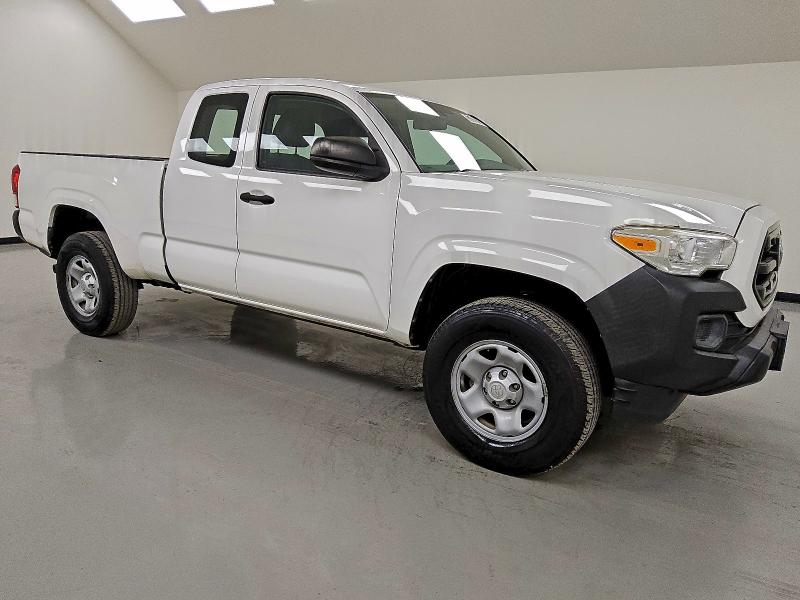 5TFRX5GN3HX085288 - 2017 TOYOTA TACOMA ACCESS CAB Blanc photo 4