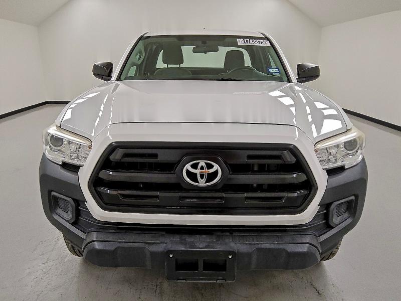 5TFRX5GN3HX085288 - 2017 TOYOTA TACOMA ACCESS CAB Blanc photo 5