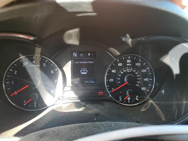 3KPFL4A79JE268428 - 2018 KIA FORTE LX 银色 照片 9