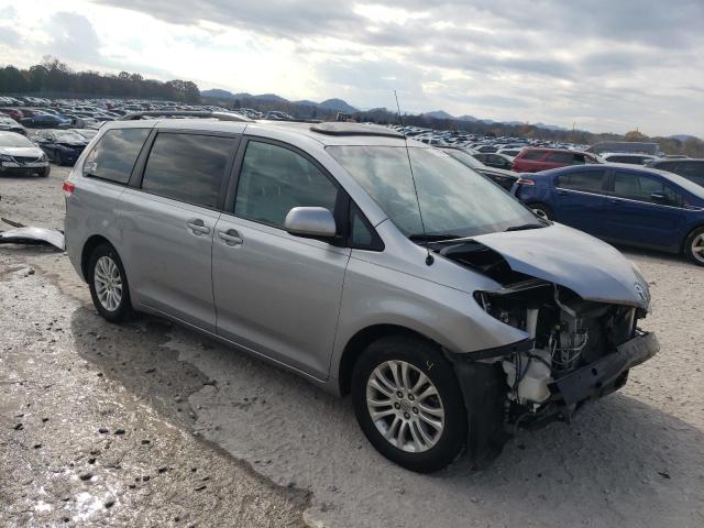 5TDYK3DC1CS238136 - 2012 TOYOTA SIENNA XLE SILVER photo 4