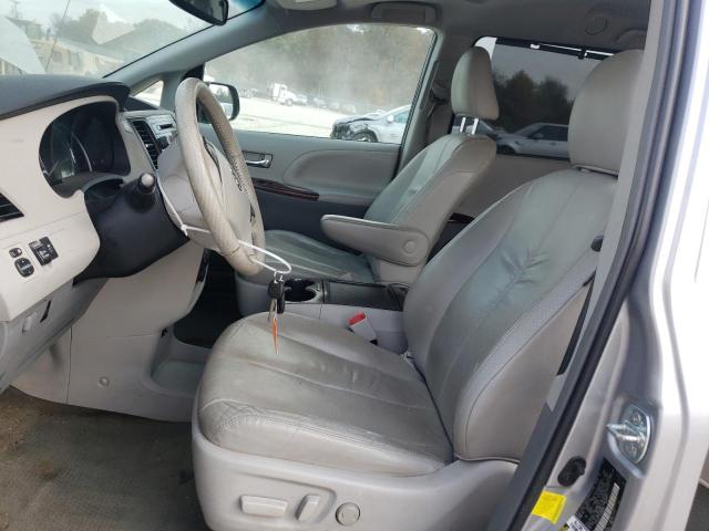5TDYK3DC1CS238136 - 2012 TOYOTA SIENNA XLE SILVER photo 7