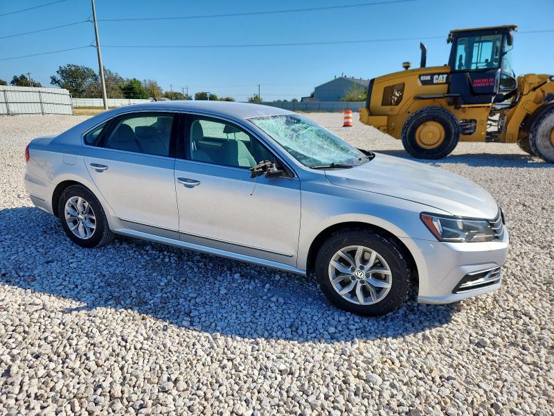 1VWAT7A34HC010776 - 2017 VOLKSWAGEN PASSAT S 银色 照片 4