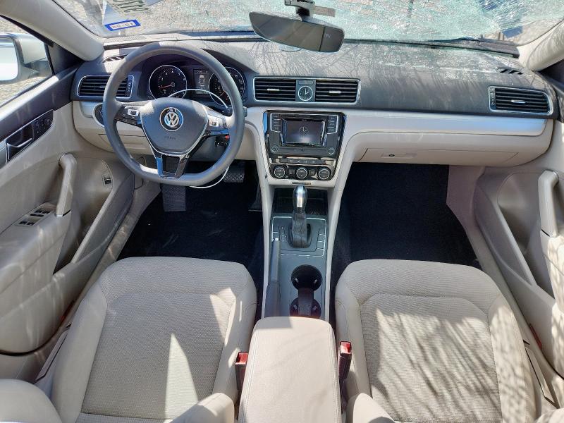 1VWAT7A34HC010776 - 2017 VOLKSWAGEN PASSAT S 银色 照片 8