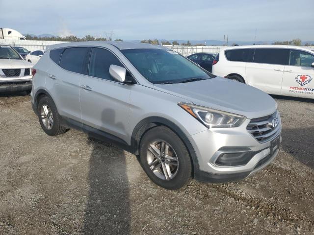 5XYZTDLB4JG551529 - 2018 HYUNDAI SANTA FE S SILVER photo 4