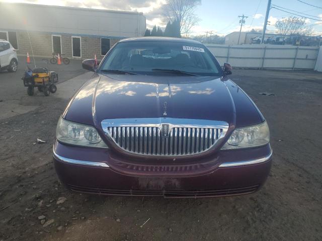 1LNHM81W04Y662172 - 2004 LINCOLN TOWN CAR EXECUTIVE RED photo 5