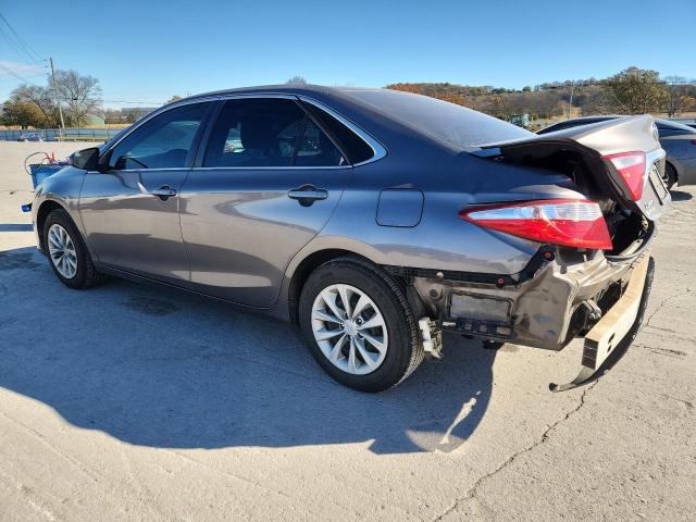 4T1BF1FK7HU279615 - 2017 TOYOTA CAMRY LE Grau Foto 2