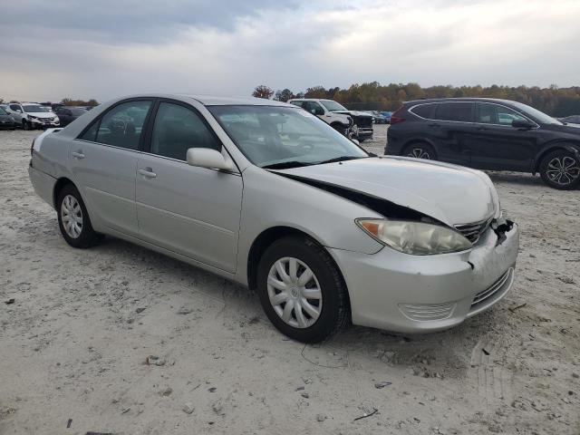 4T1BE32K35U047870 - 2005 TOYOTA CAMRY LE SILVER photo 4
