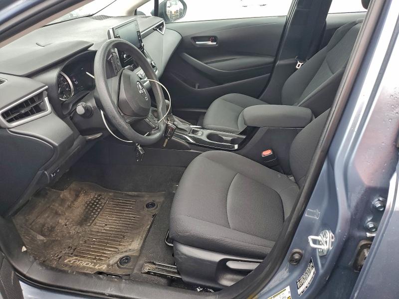 5YFEPMAE2MP161156 - 2021 TOYOTA COROLLA LE SILVER photo 7