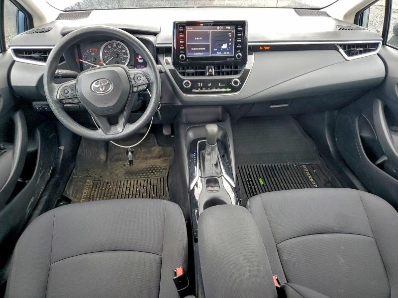 5YFEPMAE2MP161156 - 2021 TOYOTA COROLLA LE SILVER photo 8