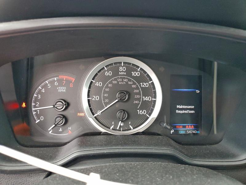 5YFEPMAE2MP161156 - 2021 TOYOTA COROLLA LE SILVER photo 9